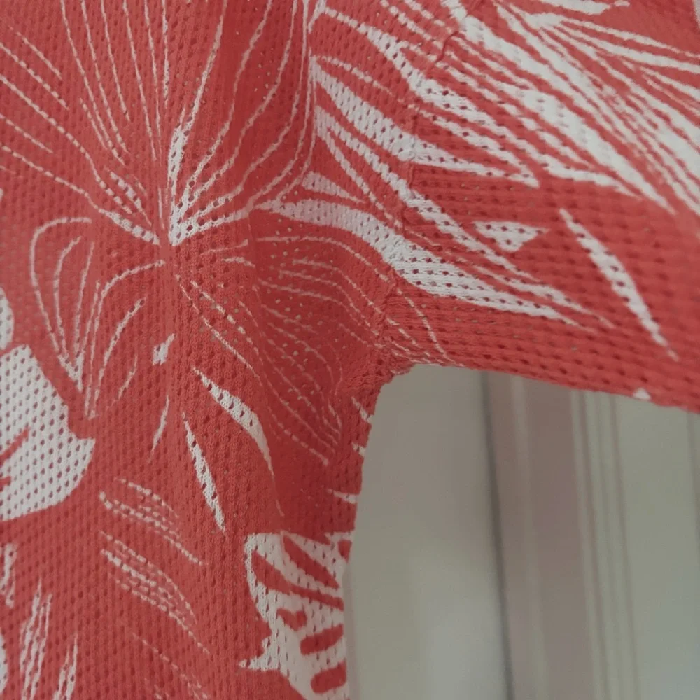 Tommy Bahama Coral and White Floral lightweight sweater large - Picture 6 of 8